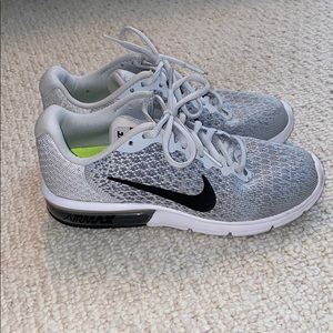 Nike Air Max Sequent 2